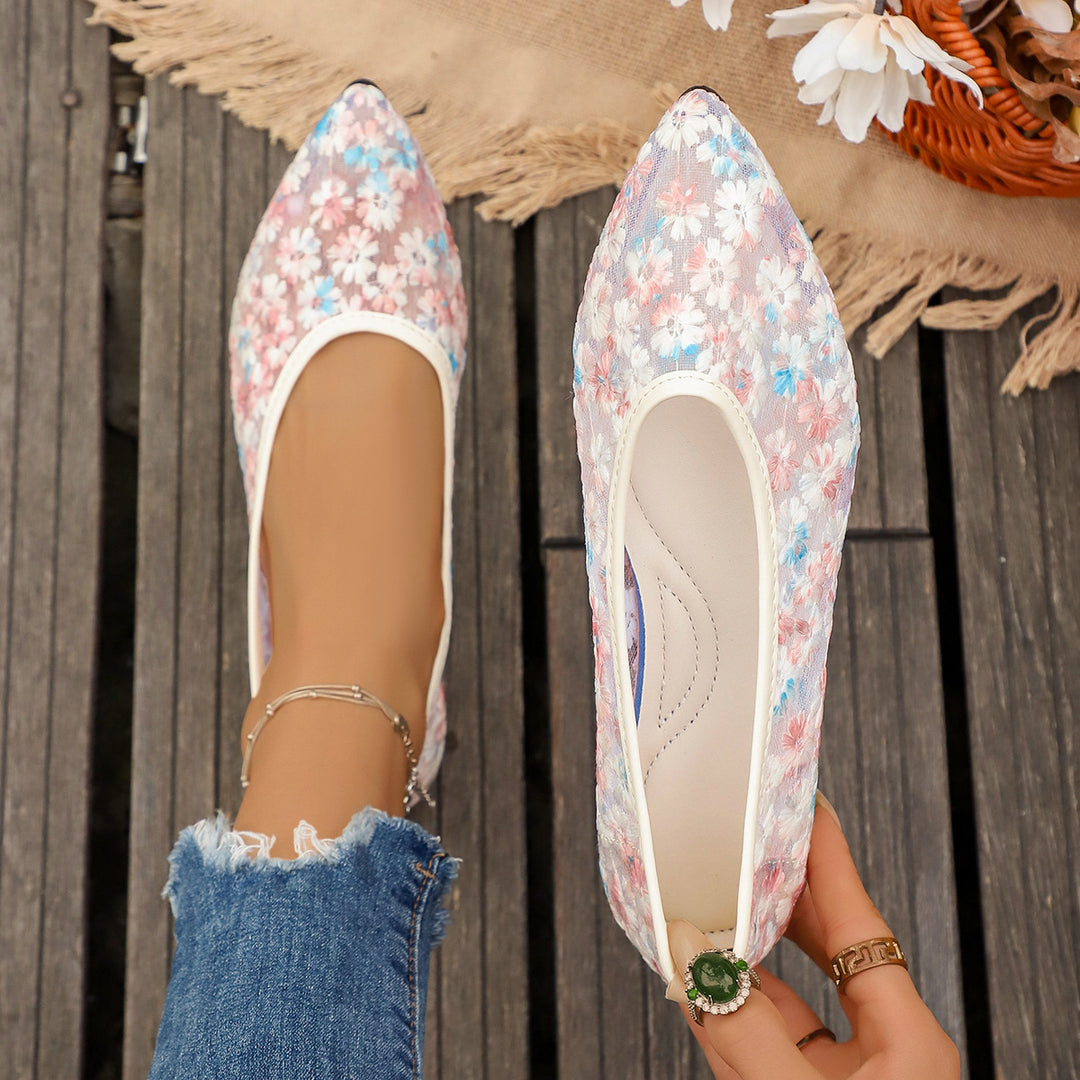 Damen Flache spitze Ballerinas aus besticktem Mesh mit floralem Muster und gepolstertem Fußbett Shop Nory