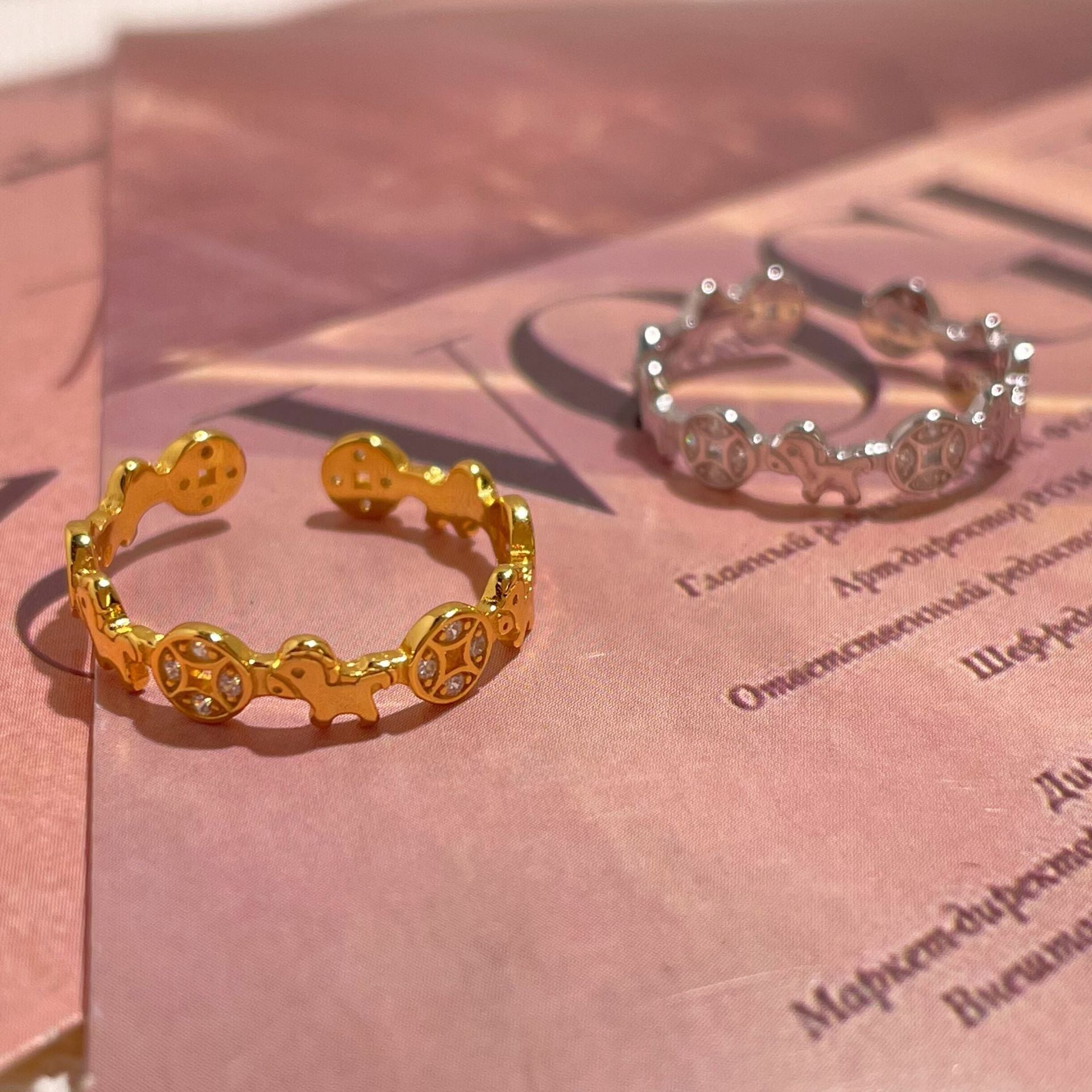 Damen Ring im einzigartigen Design mit funkelnden Zirkonia Shop Nory