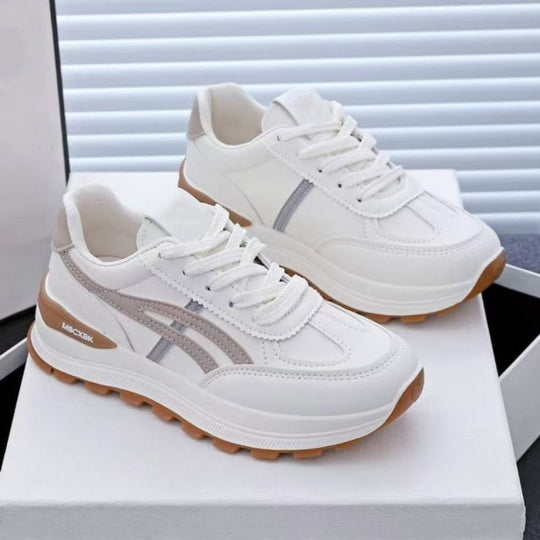 Damen Voluminöse Plateausneaker mit rutschfester Gummiprofilsohle und seitlichen Zierstreifen Shop Nory