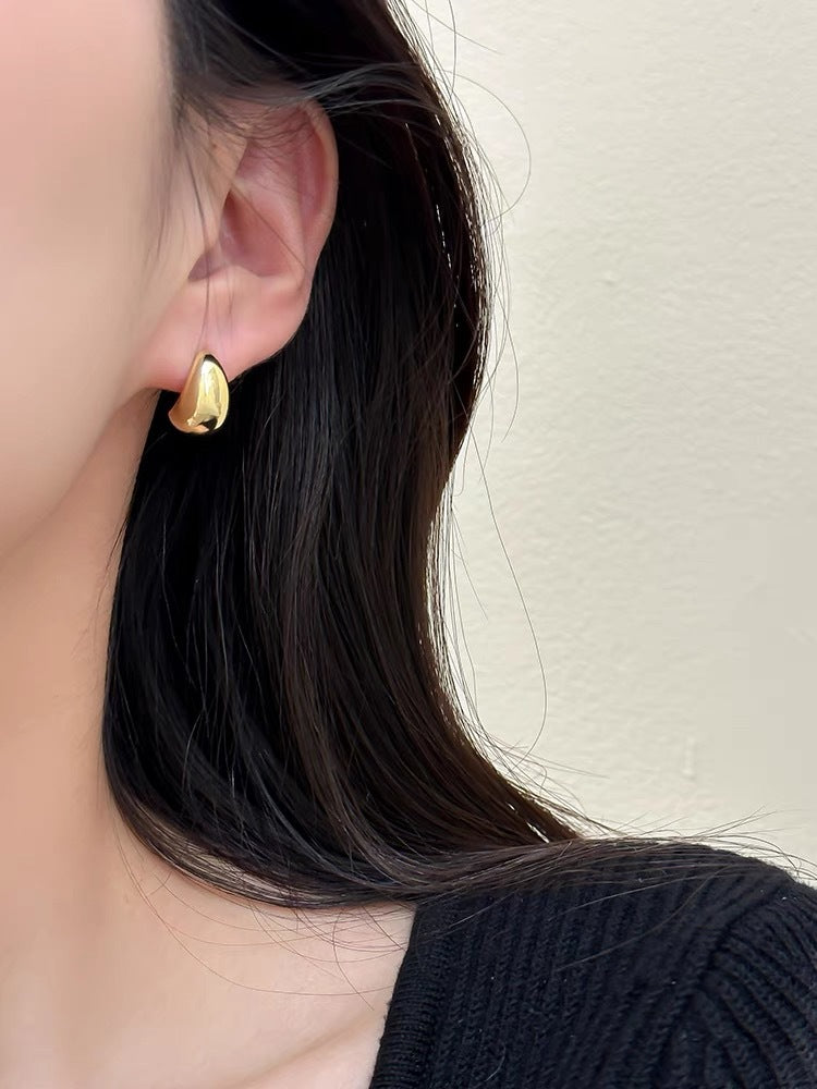 Damen Sleek Crescent Hoops Shop Nory