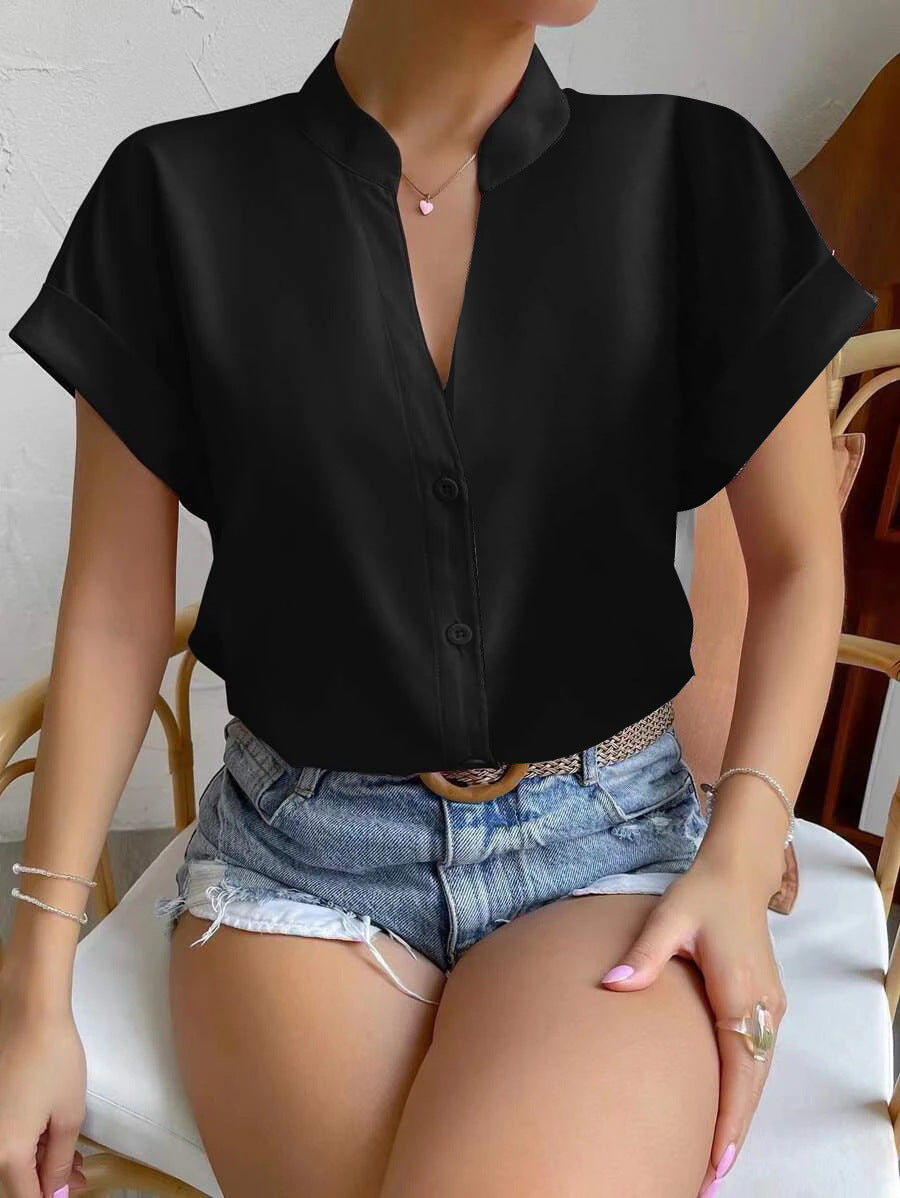 Damen Elegante Kurzarmbluse mit Stehkragen und subtilen Knopfdetails