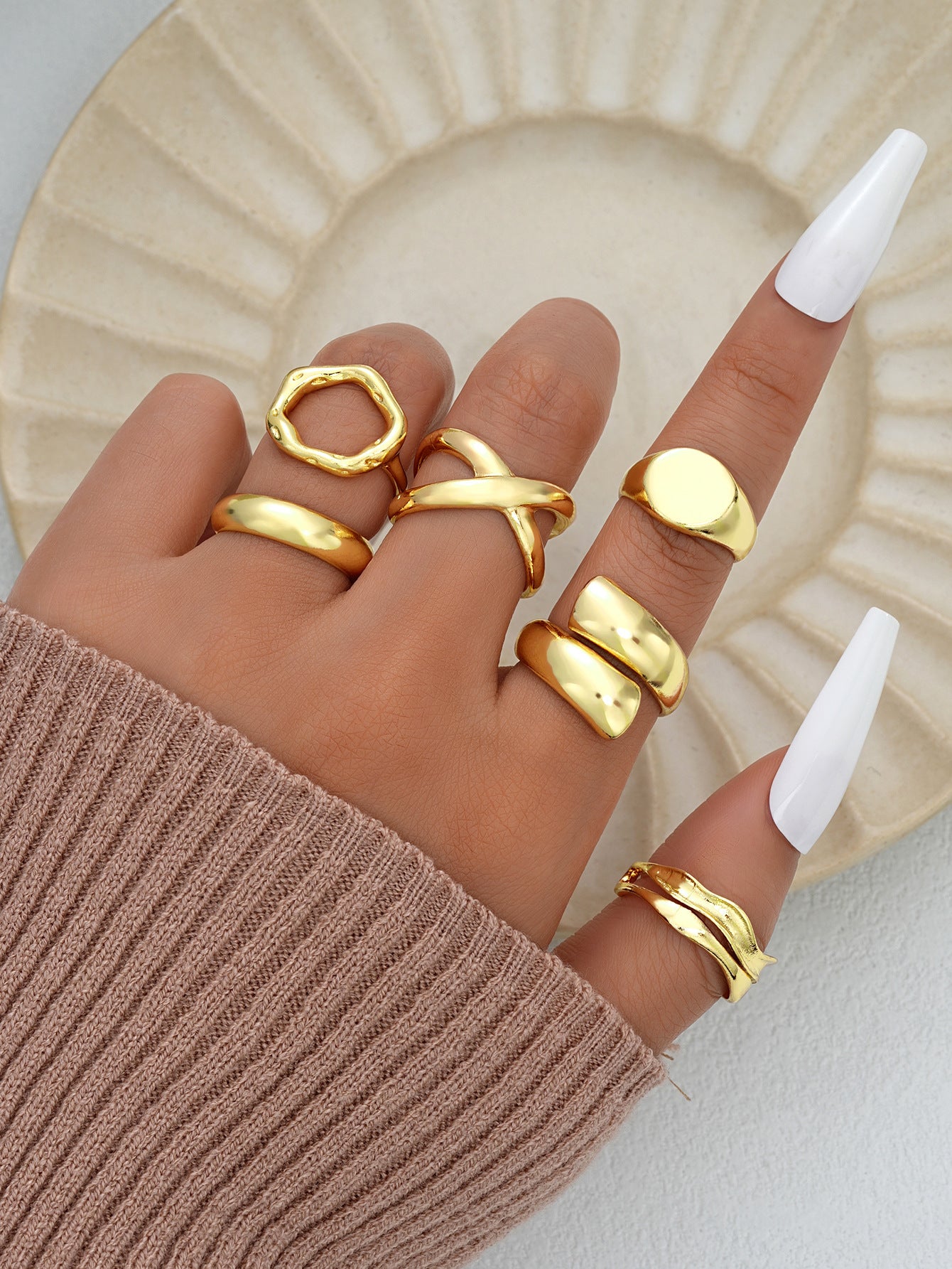 Damen modisches Ringe-Set mit einzigartigen Designs und eleganten Oberflächen Shop Nory