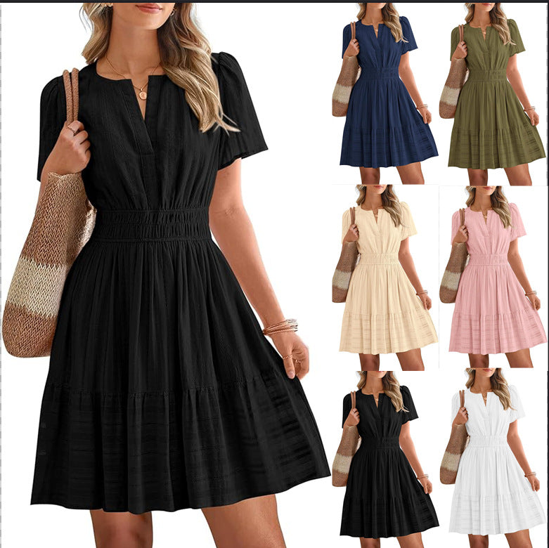 Damen Tailliertes Stufen-Midikleid mit Smokbund, V‑Ausschnitt und Eingrifftaschen Shop Nory
