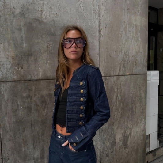 Damen Militärisch inspirierte taillierte Kurzjacke mit Zierfalten und Metallknöpfen Shop Nory