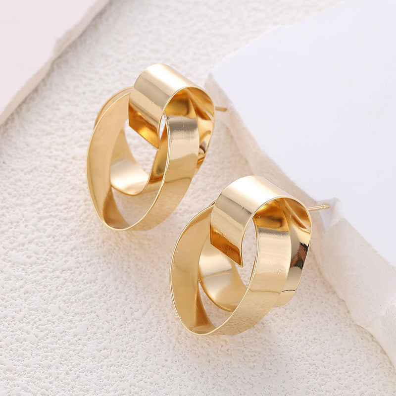 Damen Ohrstecker mit elegantem, geschwungenem Design Shop Nory