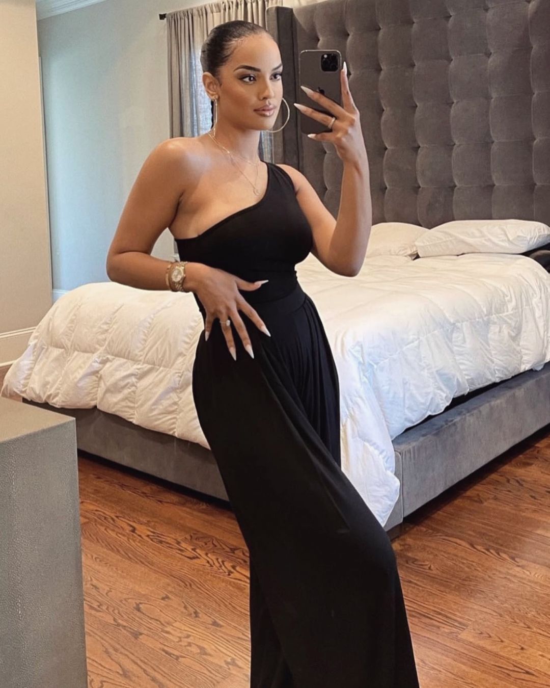 Damen Einteiler mit asymmetrischem Schnitt und weit geschnittenen Beinen Shopnory
