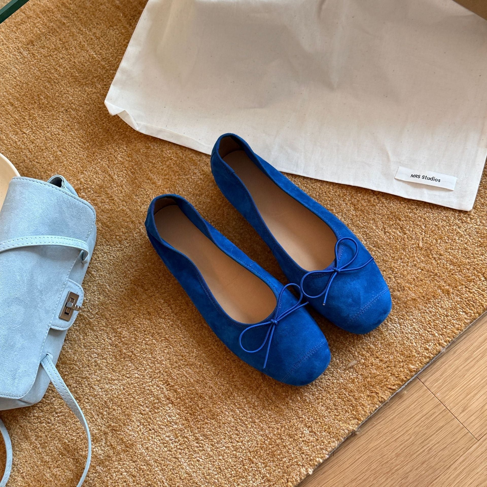Damen Ballerinas aus weichem Wildleder mit modischem Schleifendetail
