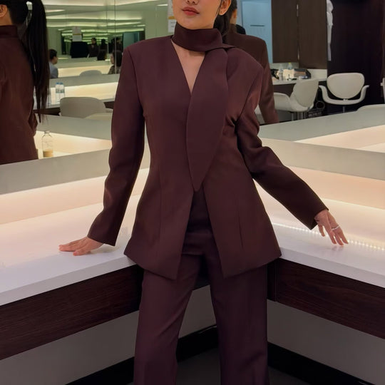 Damen Taillierter Blazer mit Schluppe, Knopfleiste und Pattentaschen Shop Nory