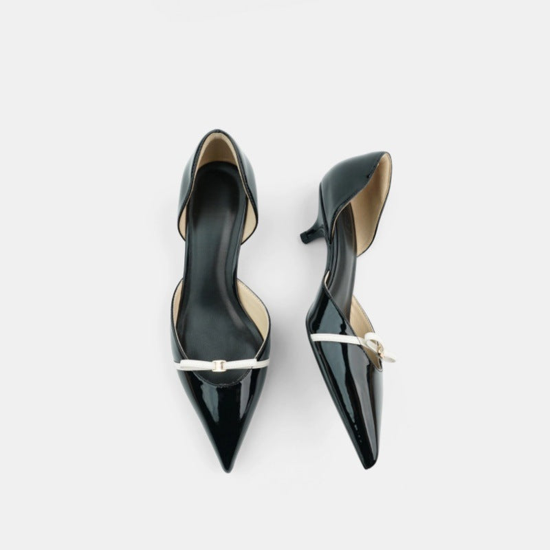 Damen Elegante Lack‑D'Orsay‑Pumps mit spitzer Zehenkappe, niedrigem Kittenabsatz und zartem Zierriemchen Shop Nory