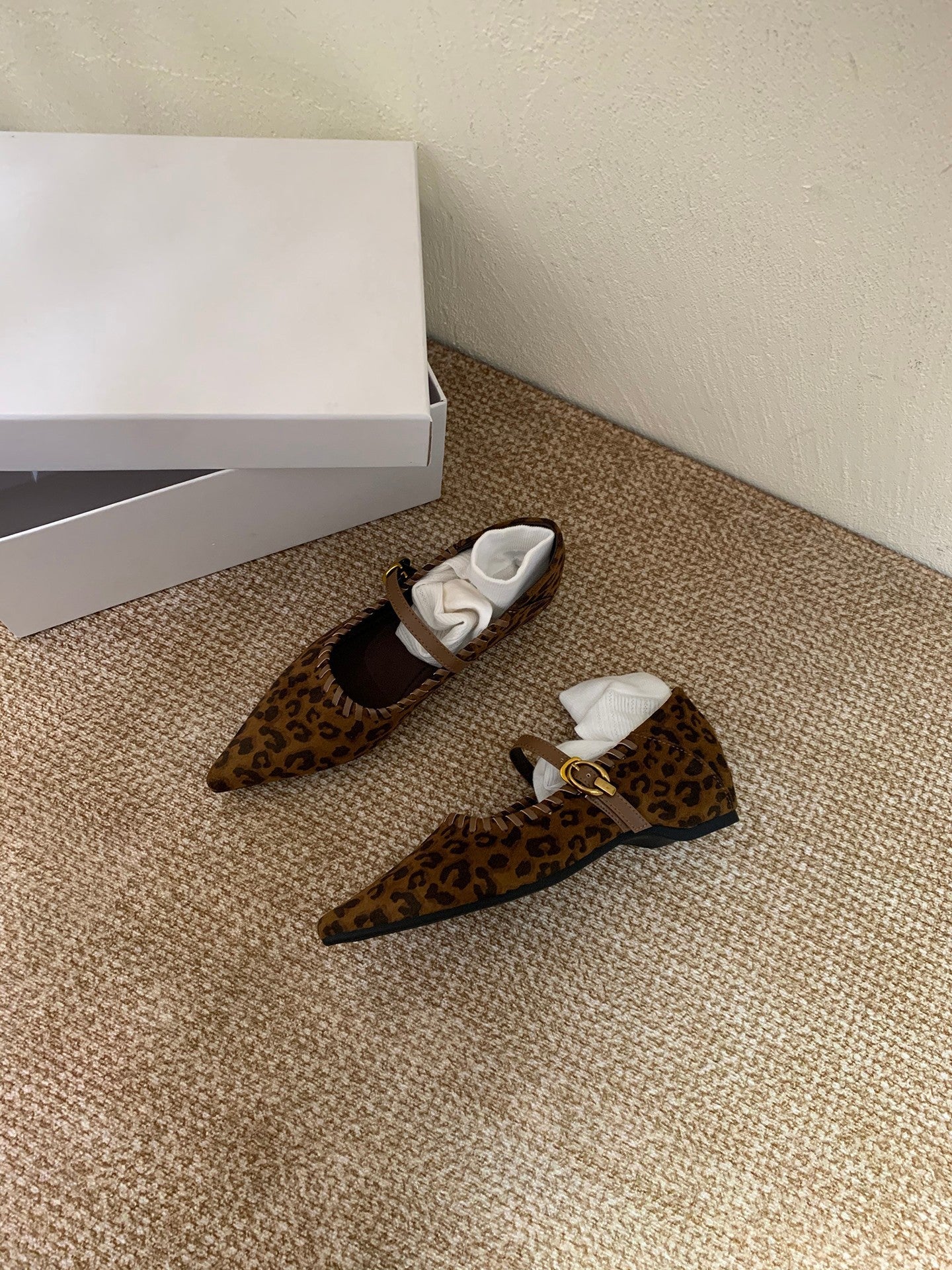 Damen elegante Schnürpumps mit modischem Riemen und spitzem Fußteil