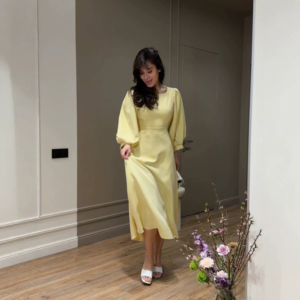 Damen Midikleid mit offenem Rückenausschnitt, voluminösen Puffärmeln und Bindegürtel Shop Nory