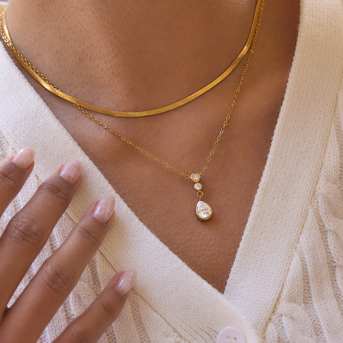 Damen Halskette mit zarten Wasserfall-Anhängern und verlängerbarer Edelstahlkette Shop Nory
