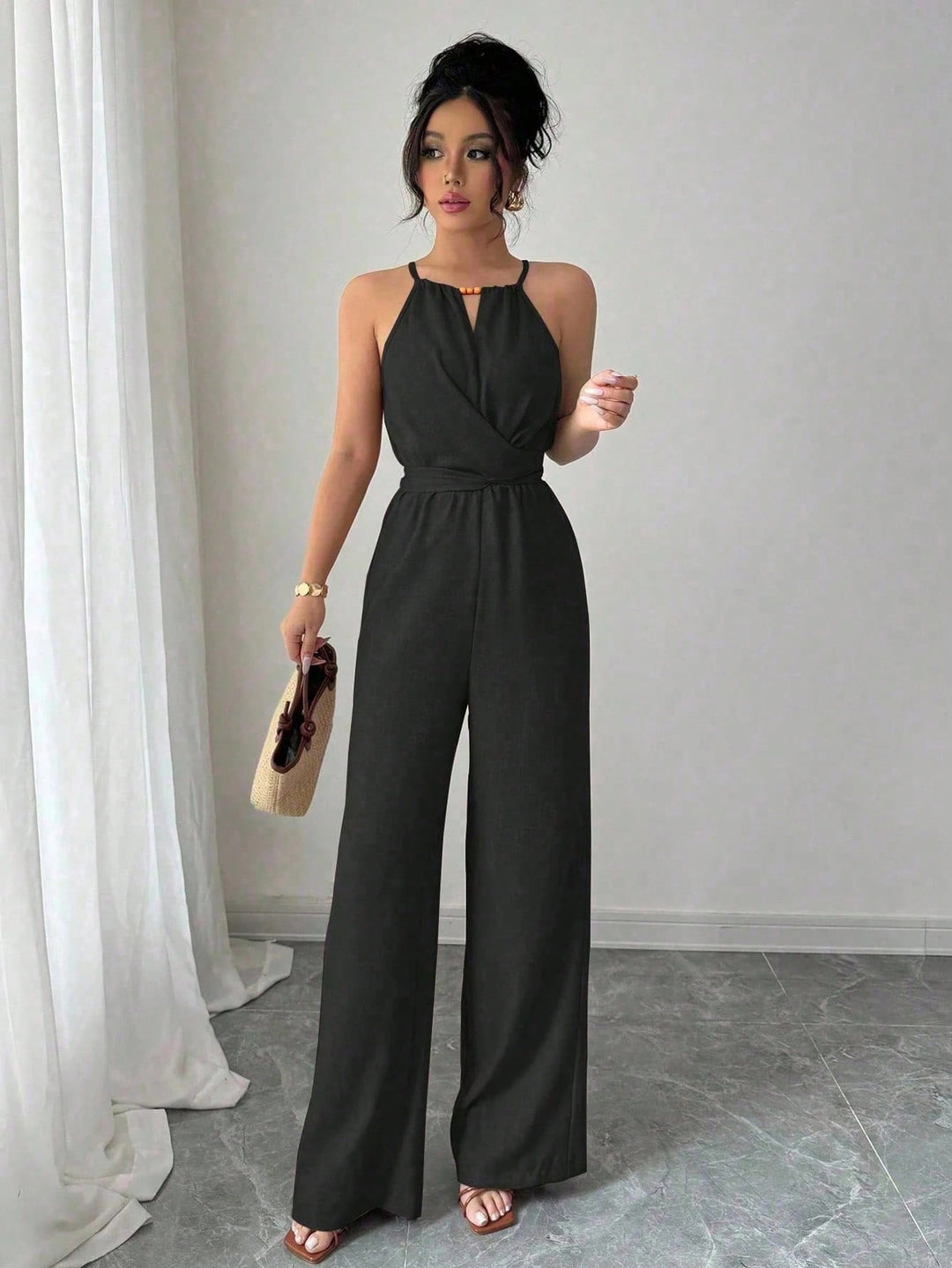 Damen Ärmelloser Neckholder-Jumpsuit mit Wickeloberteil und weitem Bein Shop Nory