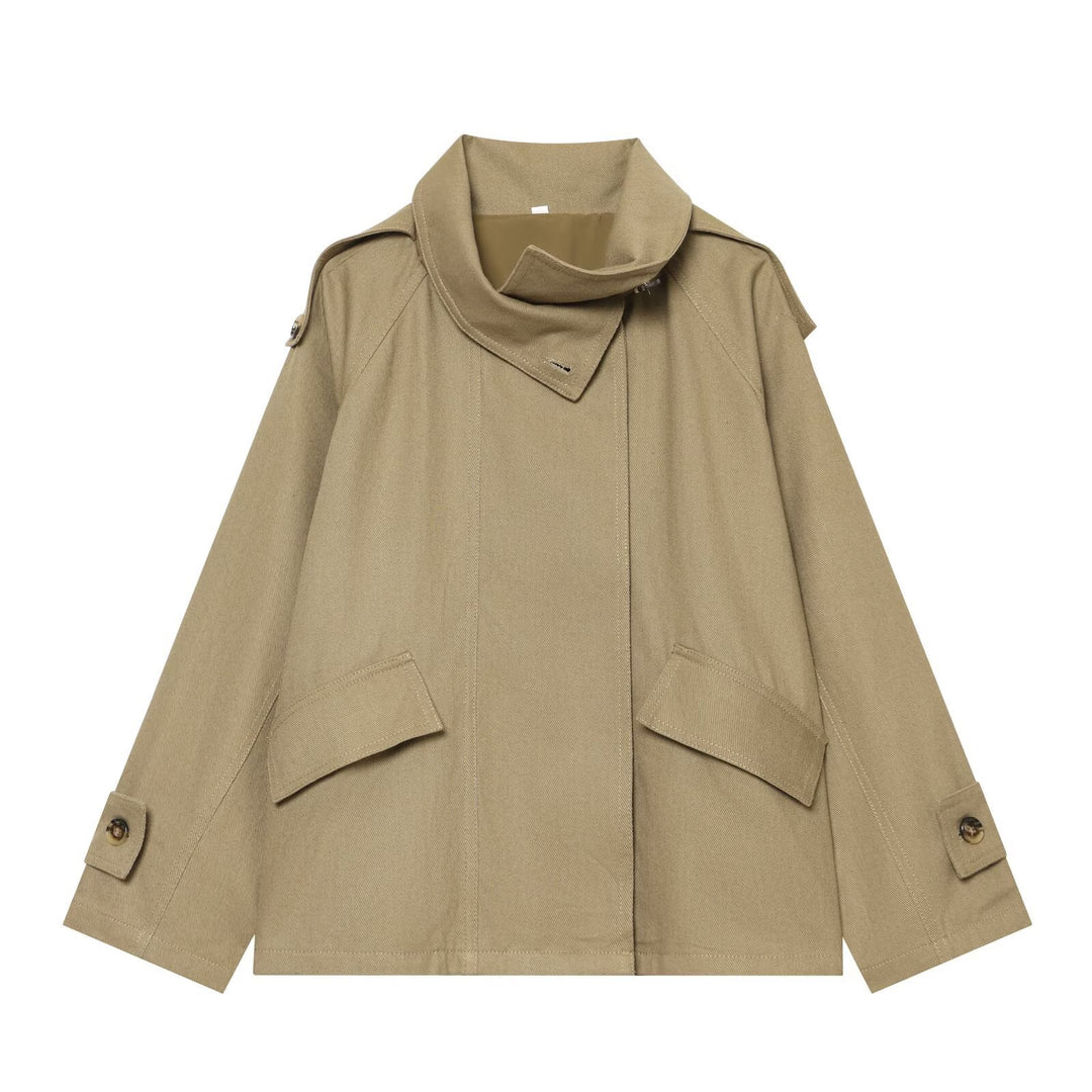 Damen Kurze Oversized Cape-Trenchjacke mit hohem Funnelkragen und Utility‑Pattentaschen Shop Nory