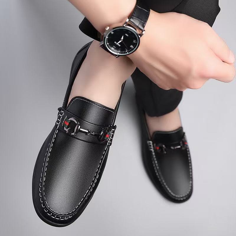Herren Elegante Lederimitat-Loafer mit Ziernaht und Metallbit-Detail Shop Nory