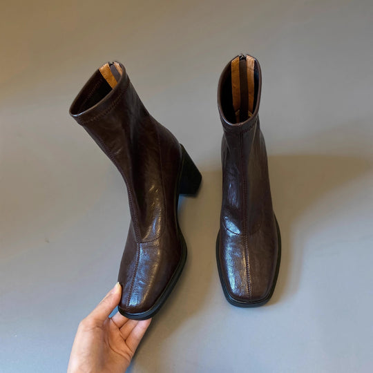 Damen Knöchelstiefelette aus Leder mit quadratischer Zehenpartie und mittlerem Blockabsatz Shop Nory