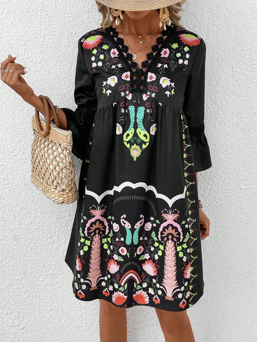 Damen Boho-Kleid mit Stickerei, Häkel-V-Ausschnitt und ausgestellter A-Linie Shop Nory