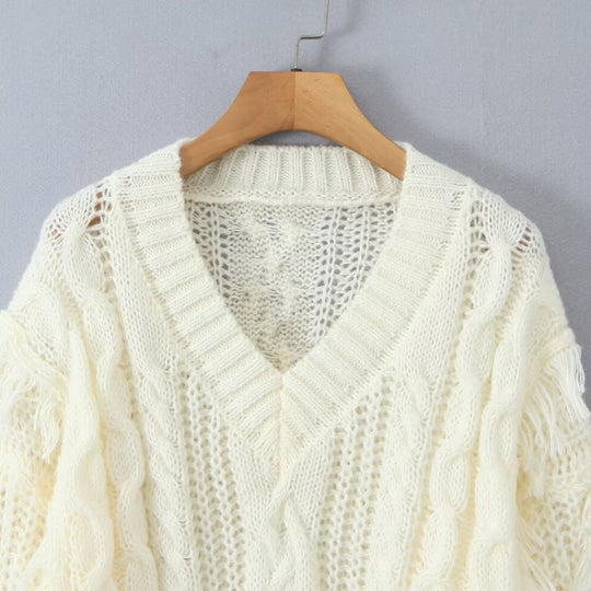 Damen Grobgestrickter V‑Ausschnitt‑Pullover mit Zopfmuster und Fransen Shop Nory