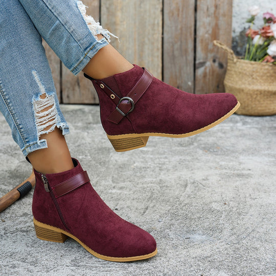 Damen Kurzschaft-Stiefelette aus Wildlederoptik mit seitlichem Reißverschluss und Ziergurt Shop Nory