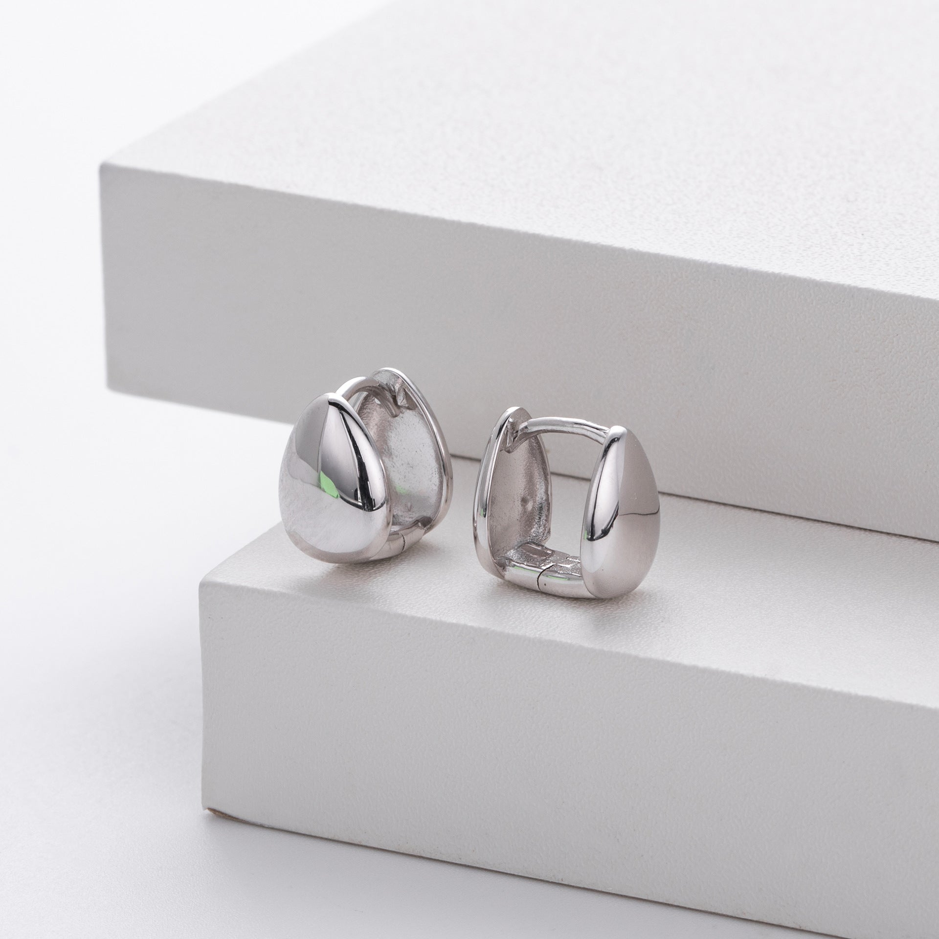 Damen Ohrstecker im eleganten Eiform-Design mit hochwertigem 925 Sterling Silber Shop Nory