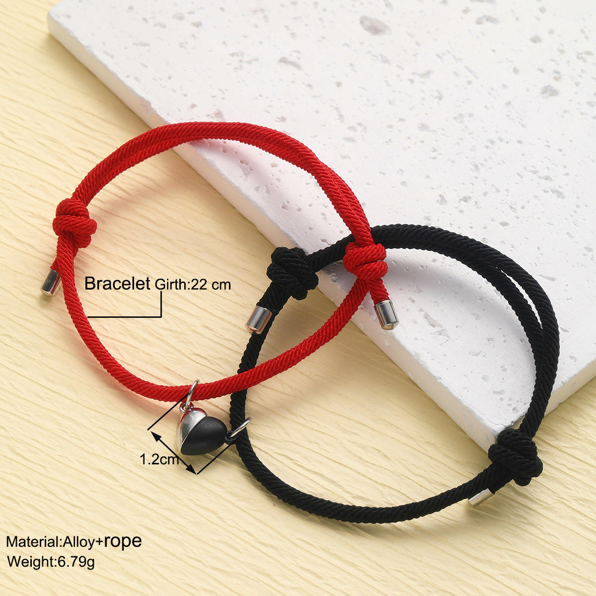 Damenarmband aus feinem elastischen Material mit herzförmigen Anhängern Shop Nory