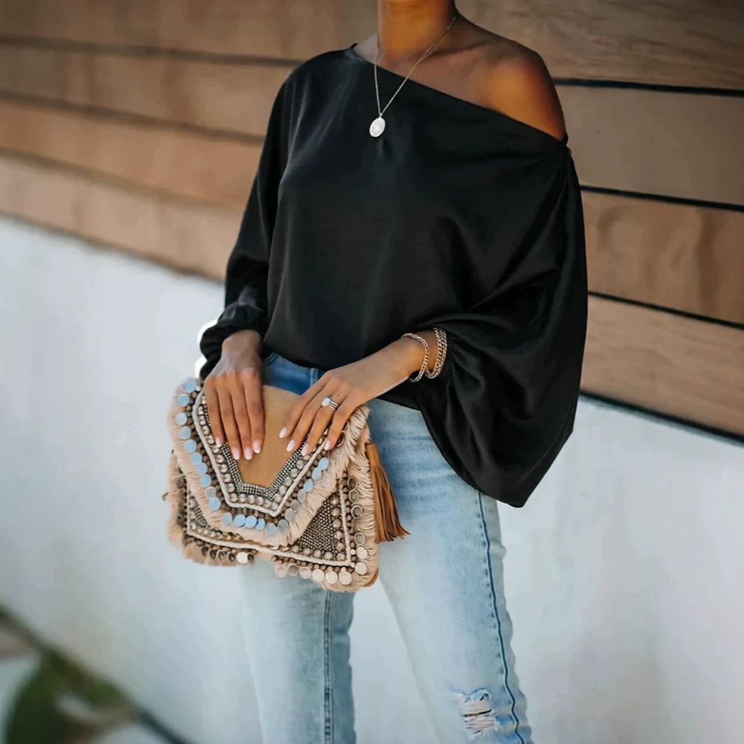 Damen Satinbluse mit asymmetrischem Carmen-Ausschnitt und weiten Fledermausärmeln Shop Nory