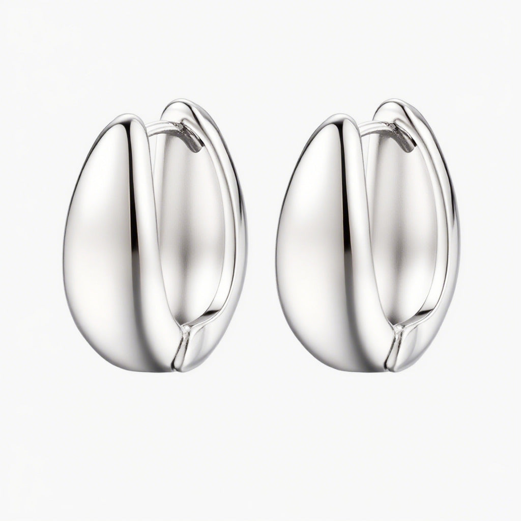 Damen goldene Ohrstecker im eleganten geschwungenen Design Shop Nory
