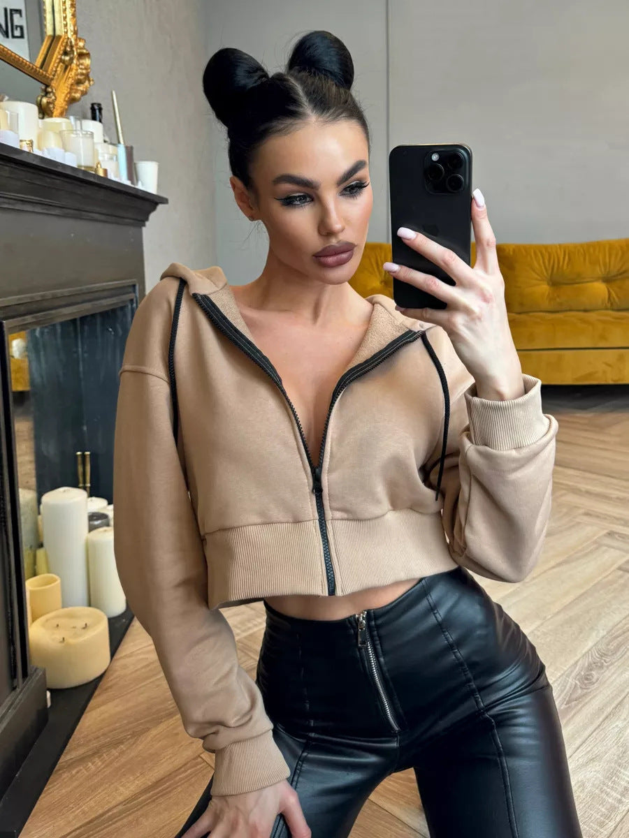 Damen Cropped Kapuzenjacke mit kurzem Reißverschluss und breitem Rippbund Shop Nory
