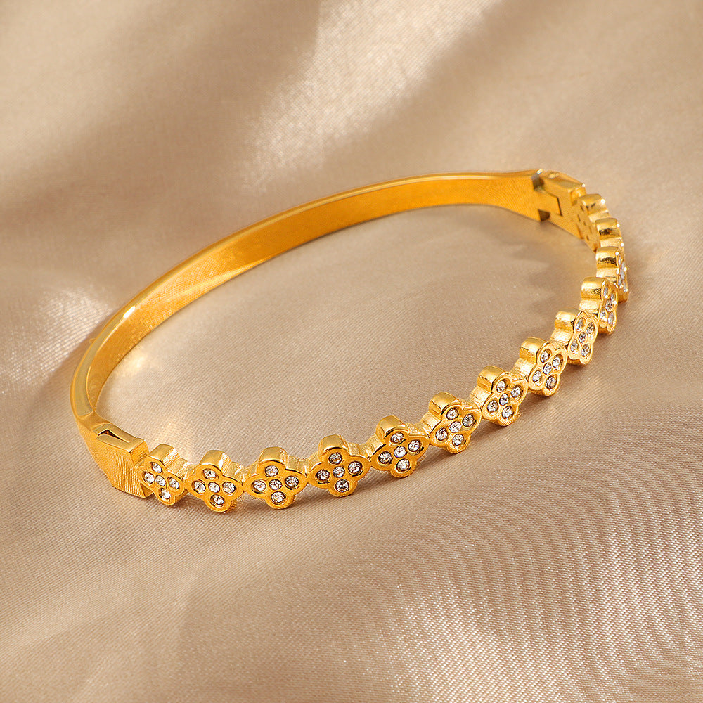 Damen Blumen-Design Kristall-akzentuierte Armreif Shop Nory