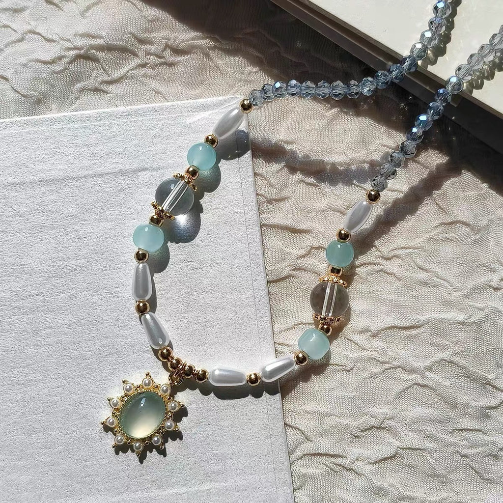 Damen Halskette mit kunstvollen Edelstein-Elementen und auffälligem Anhänger Shop Nory