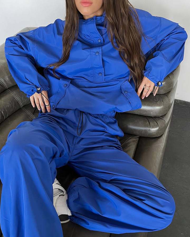 Damen leichte Windjacke im Oversized Schnitt mit Kordelzug und Druckknopfdetails Shopnory