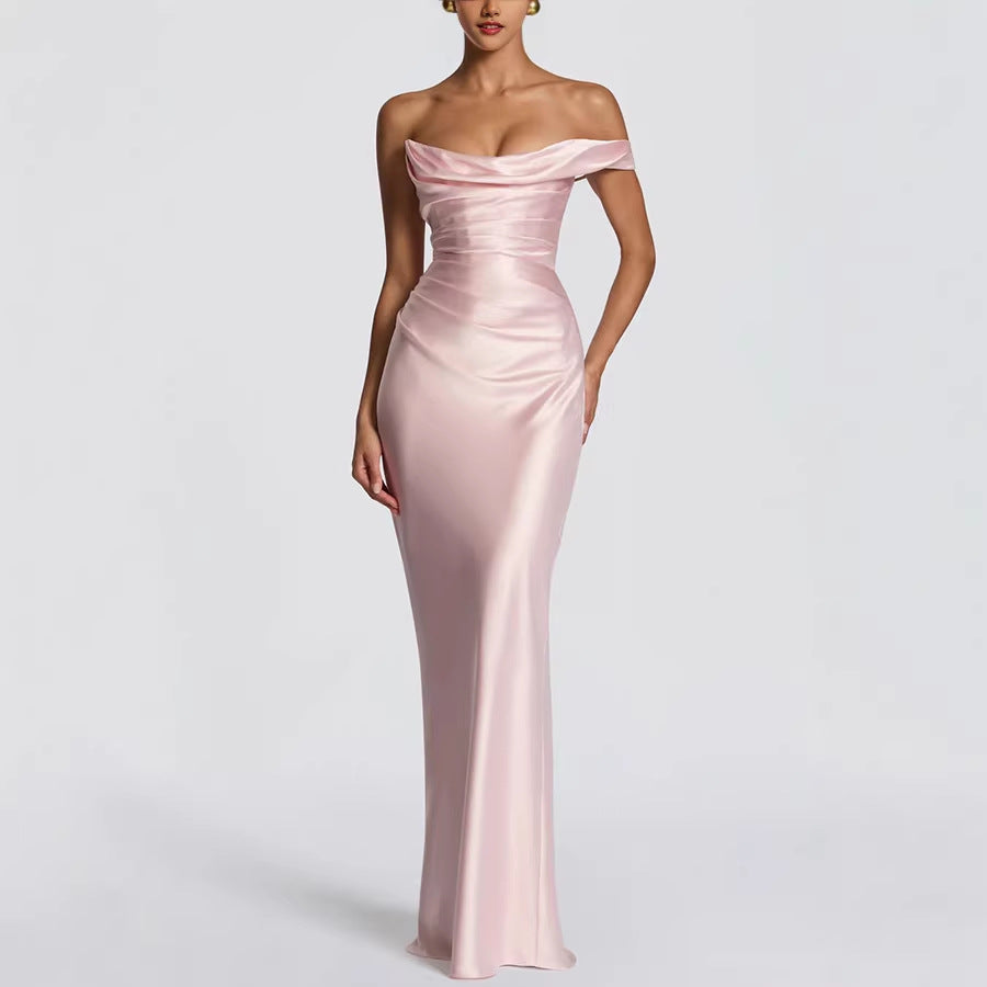 Damen Elegantes Maxikleid mit asymmetrischem Oberteil und fließendem Satin Shopnory