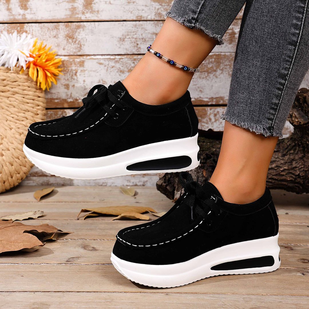 Damen Bequeme Keil‑Plateau‑Sneaker mit Wildlederoptik und gepolstertem Komfortfußbett Shop Nory