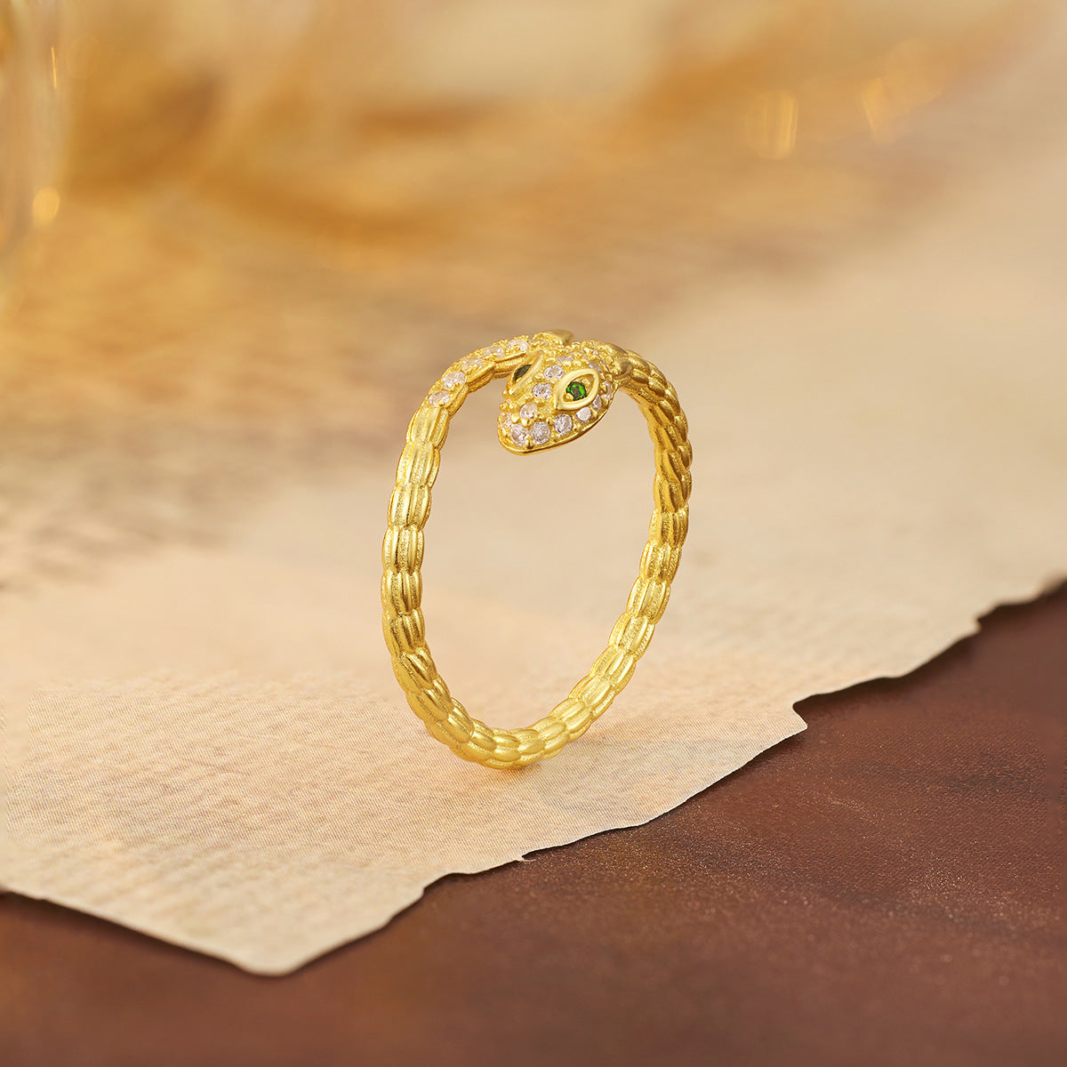 Damen Ring mit kunstvollem Schlangen-Design und funkelnden Zirkonia Shop Nory