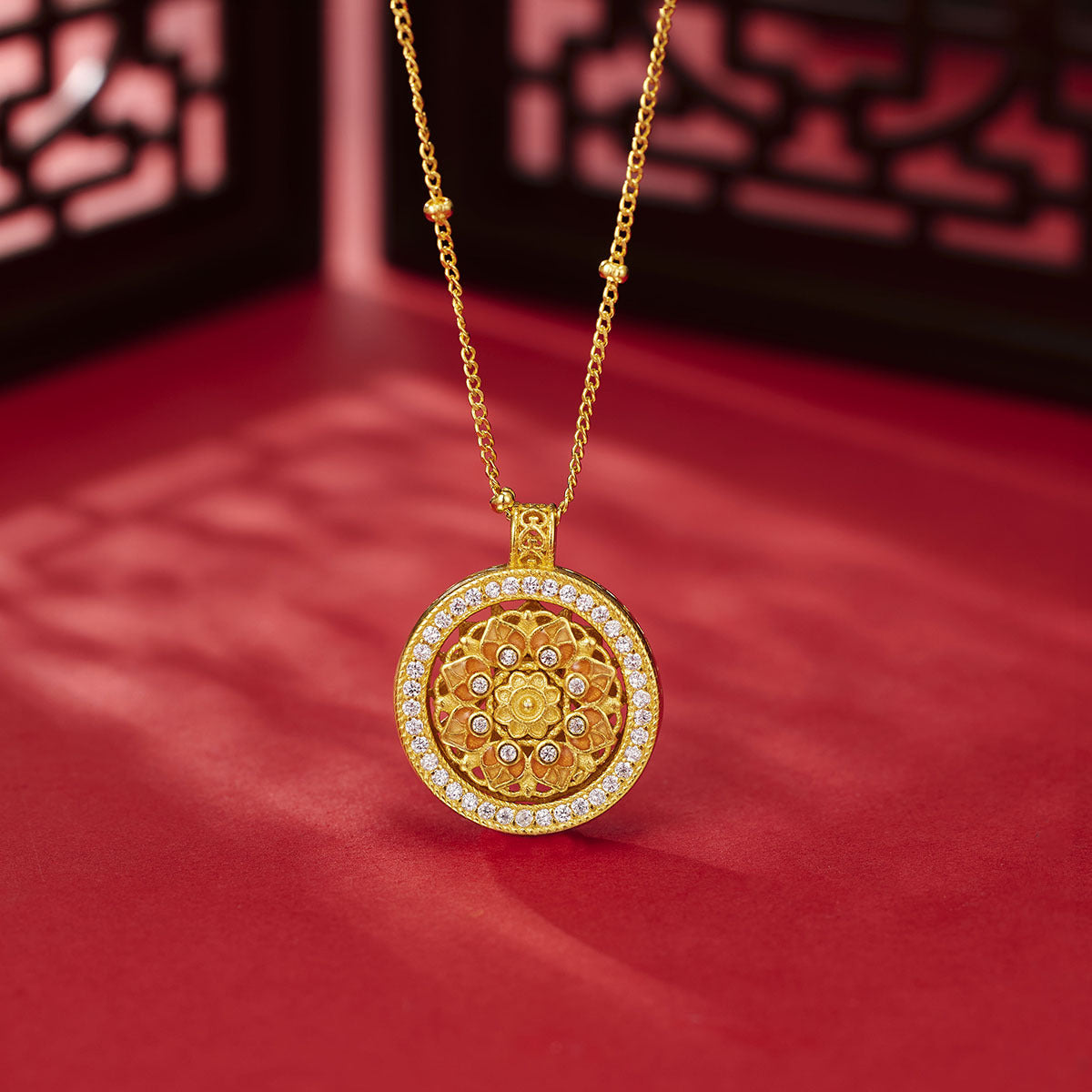 Damen Halskette mit kunstvollem Mandala-Design Shop Nory
