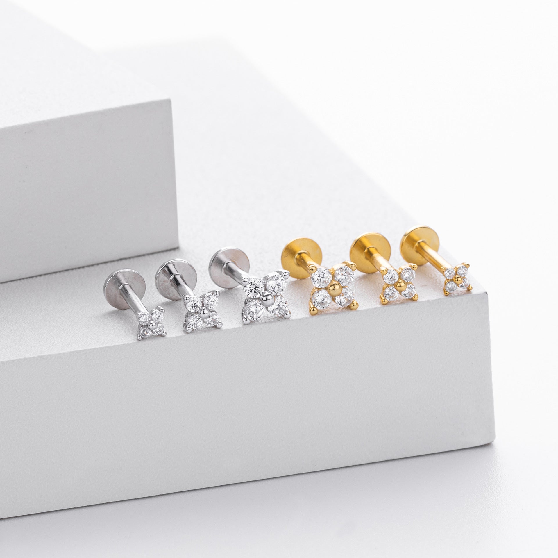 Damen Ohrstecker mit funkelnden Zirkonia-Elementen aus 925 Sterling Silber Shop Nory