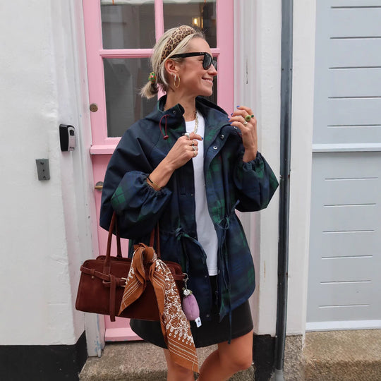 Damen Leichte Kapuzenjacke im Parka-Stil mit Kordelzug und Karomuster Shop Nory