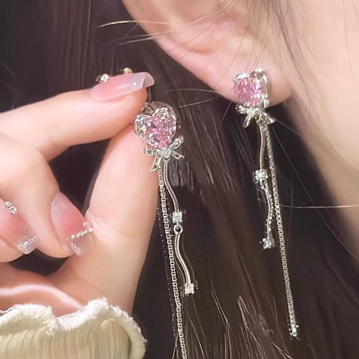 Damen Ohrringe mit funkelndem Herzen und floralen Motiven Shop Nory