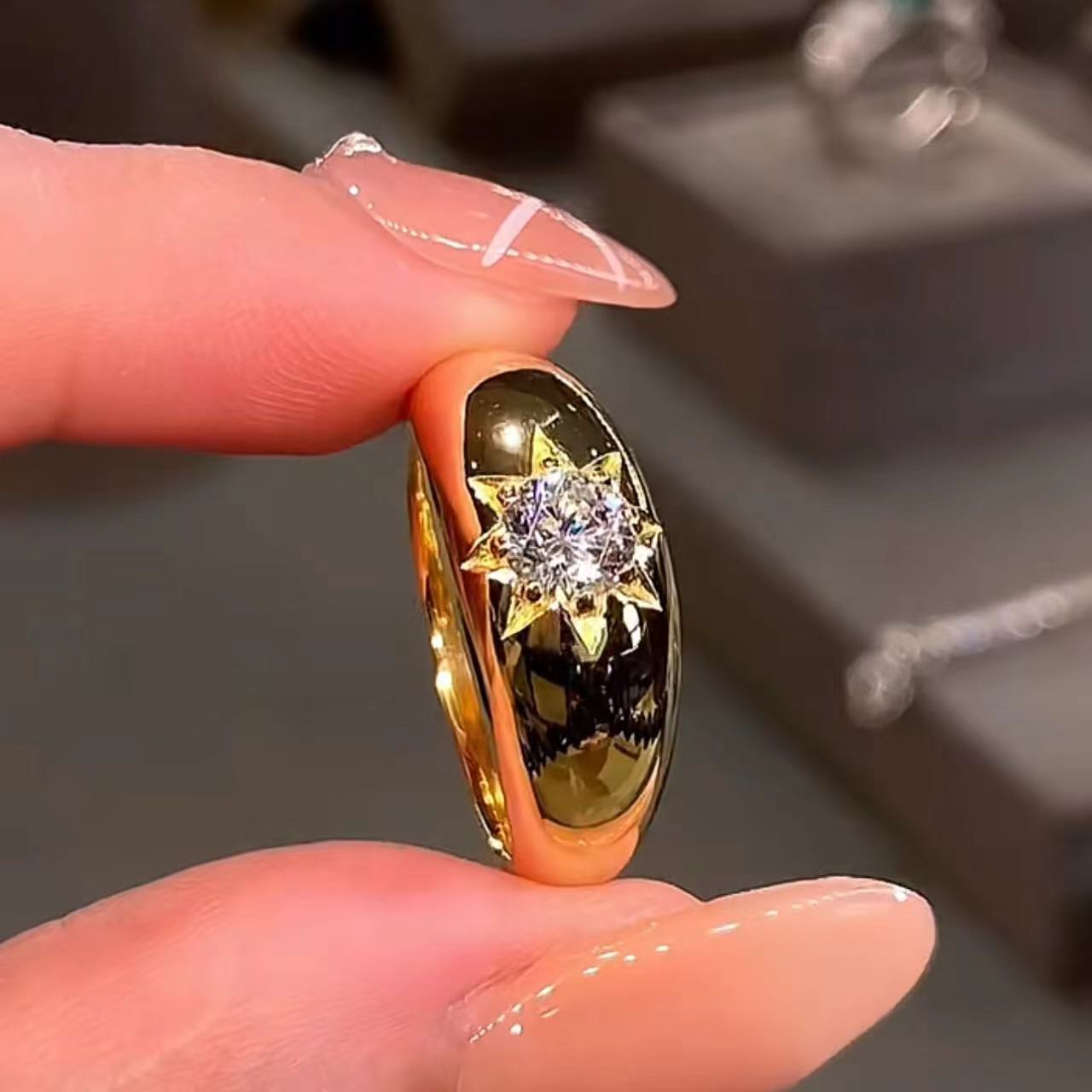 Damen Schmuckring mit funkelndem Zirkonia Shop Nory