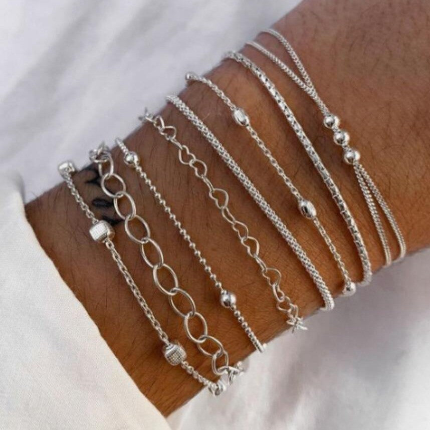 Damen Armband-Set mit feinen, geschmackvollen Ketten und eleganten Anhängern Shop Nory