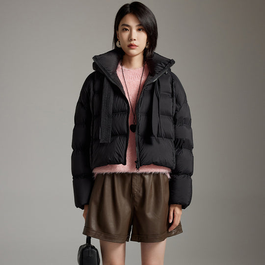 Damen Kurz geschnittene Boxy-Steppjacke mit voluminöser Kapuze und Kordelzug Shop Nory