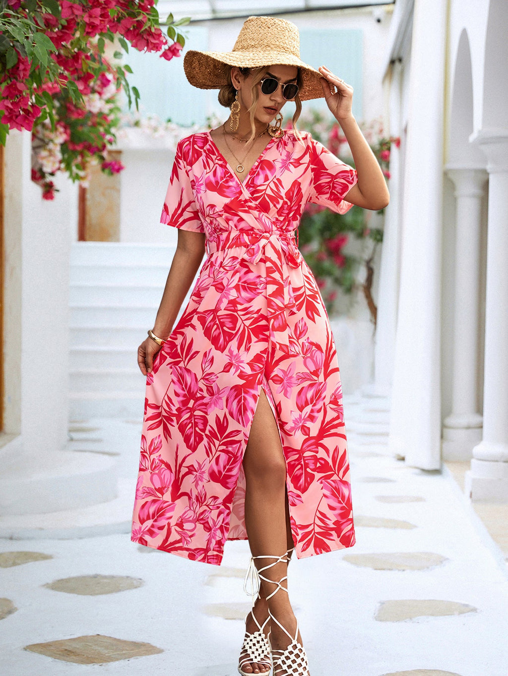 Damen Wickelkleid im floralen Design mit eleganten Rüschendetails