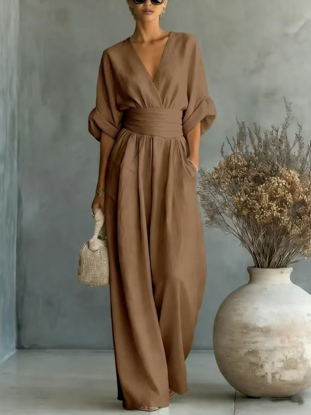 Damen Jumpsuit mit elegantem V-Ausschnitt und weitem Bein R&B