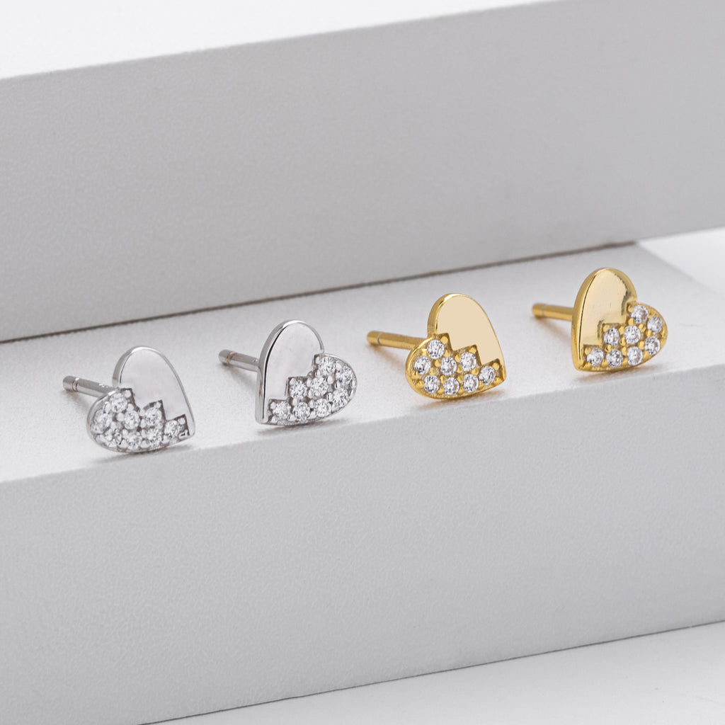 Damen Ohrstecker im herzförmigen Design mit funkelnden Zirkonia Shop Nory