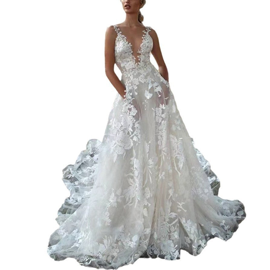 Damen Hochzeitskleid mit aufwendiger Spitze