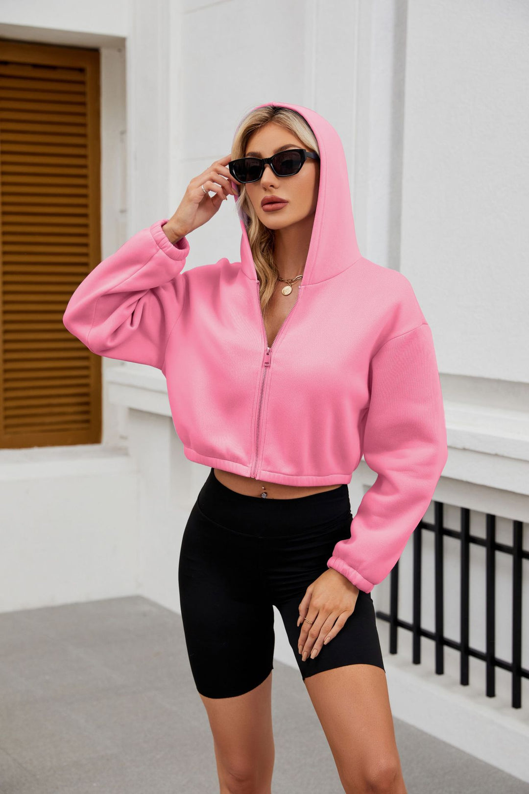 Damen Cropped Kapuzenjacke mit durchgehendem Reißverschluss und oversized Ärmeln Shop Nory