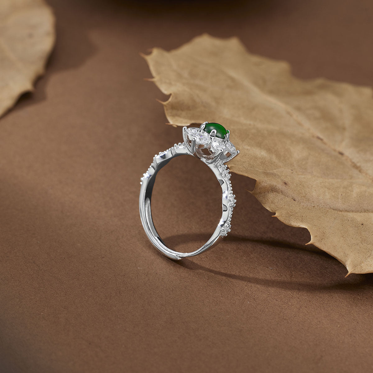 Damen Ring mit grünem Jade-Edelstein und funkelnden Zirkonia Shop Nory