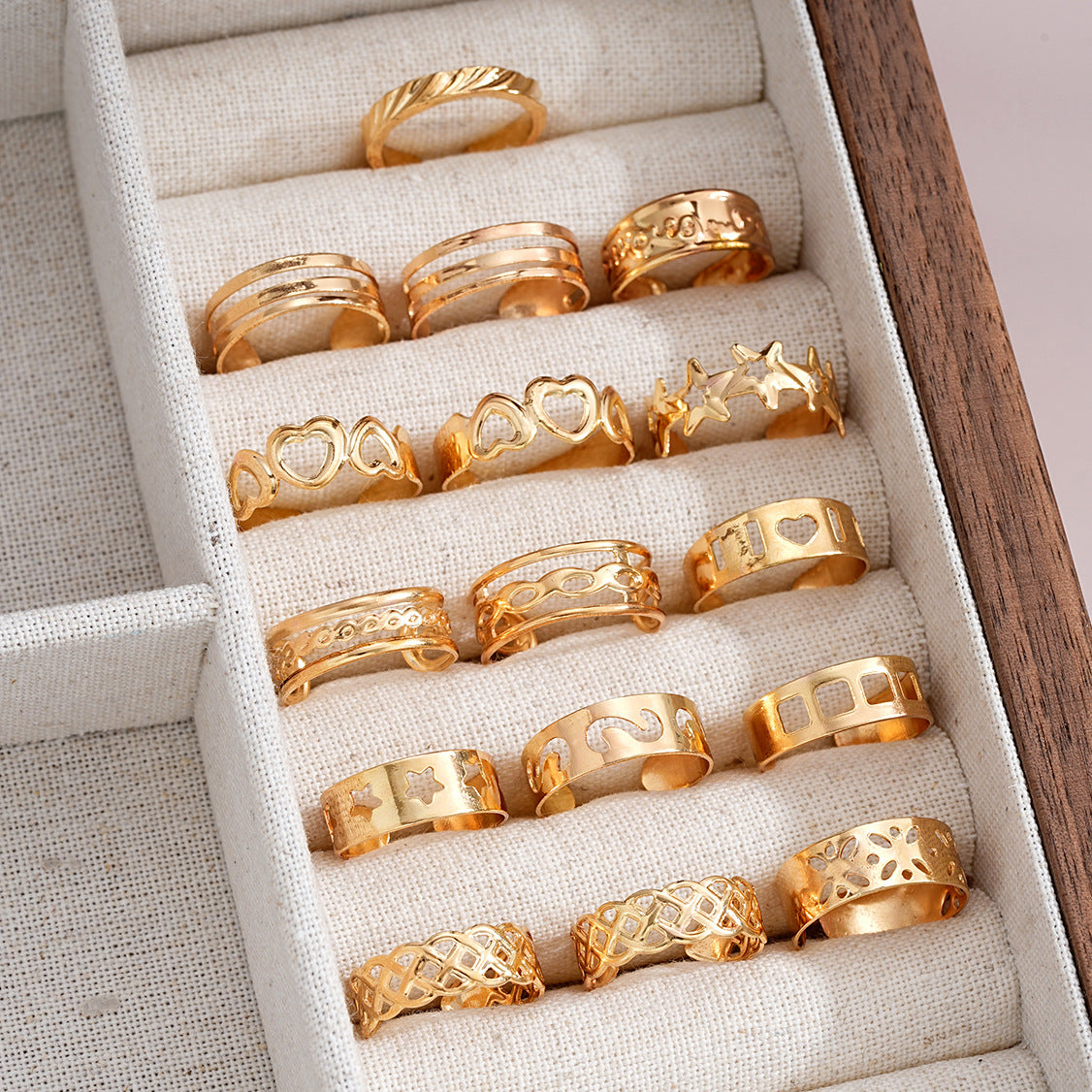 Damen Ring-Set mit einzigartigen Designs und funkelnden Akzenten Shop Nory