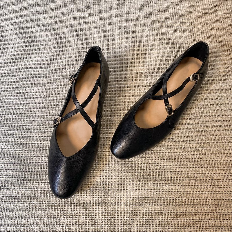 Damen Ballerinas mit kreuzförmigem Riemen und eleganter Spitze