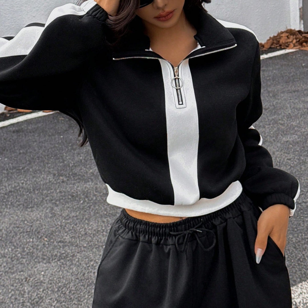 Damen kurzes Sweatshirt mit Halbreißverschluss und elastischer Bund Jogginghose Set Shop Nory